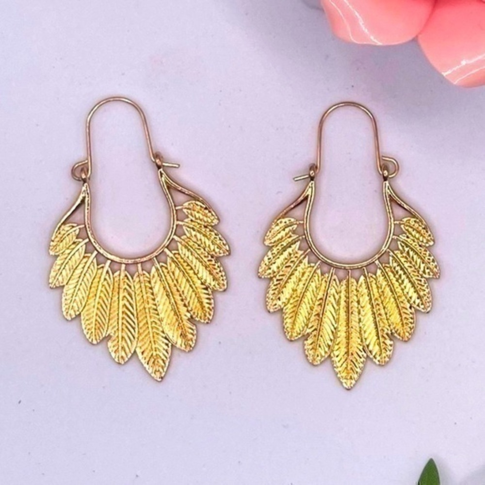 🆕 Boho Gold Feather Earrings